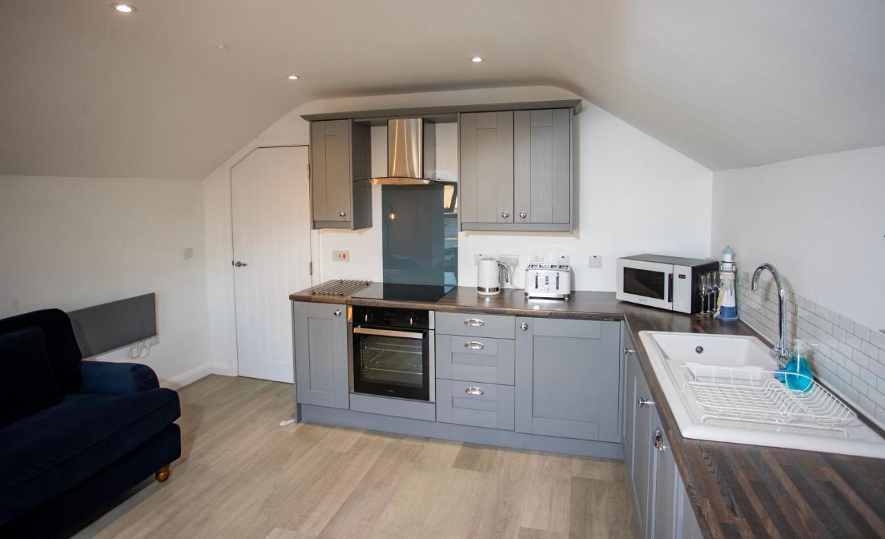 Sea Salt Six Apartment พอร์ตรัช ภายนอก รูปภาพ