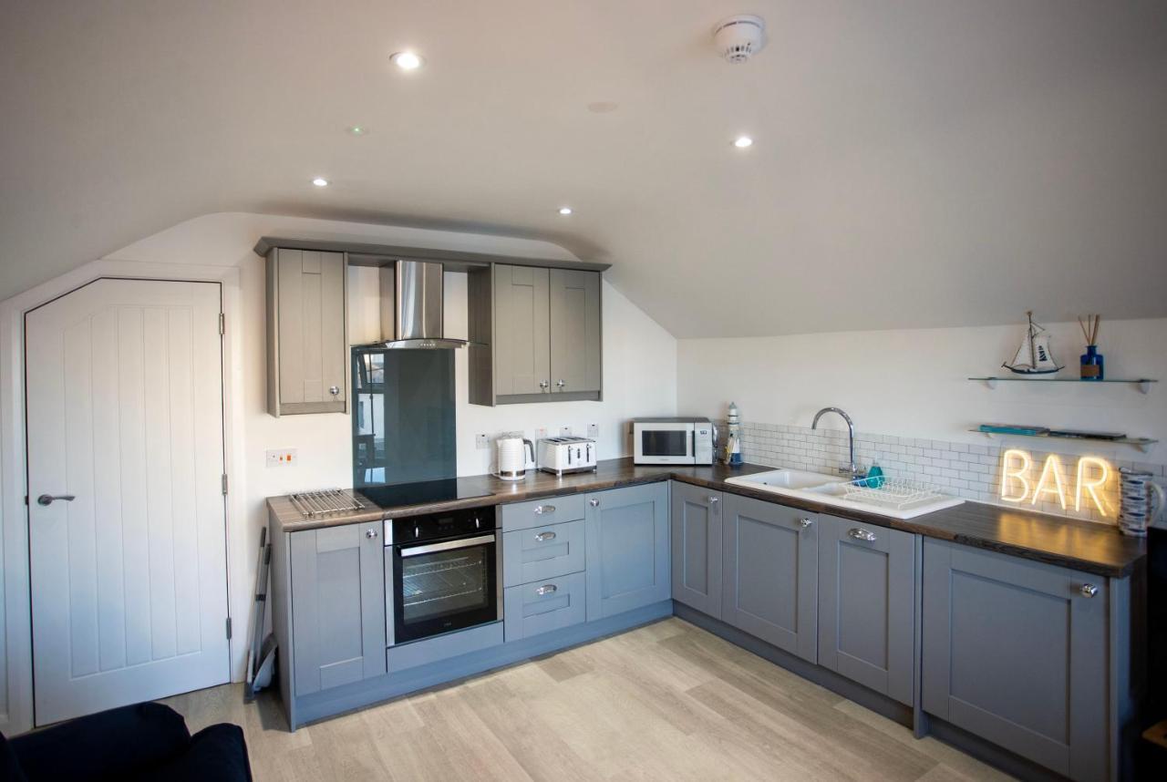 Sea Salt Six Apartment พอร์ตรัช ภายนอก รูปภาพ